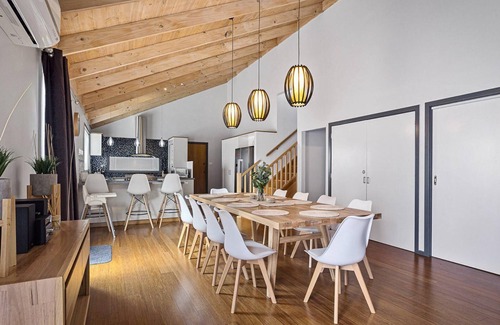 Apollo Bay House | Scenic Beach Escape - Best Family Holiday, Outside Pets, Wifi *New Listing*