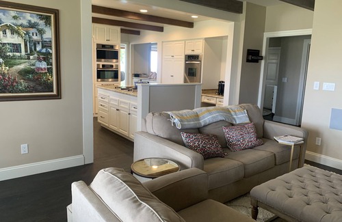 San Luis Obispo House | Scenic Beauty 5000 sq ft on 10 acres. close to wineries, airport, & Beach!