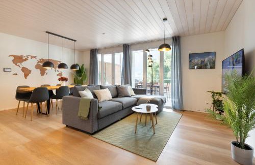 Lungern Apartment | Scenic Holiday Apartment with Balcony Views