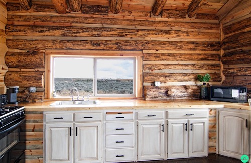 Blanding Cabin | Scenic Mustang Cabin