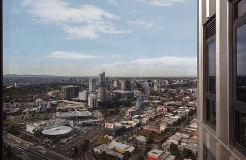 Southbank Apartment | Scenic Penthouse Living in the Heart of Melbourne