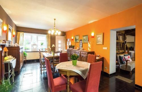 Gimnee House | Scenic Retreat in Gimnée, cleaning included