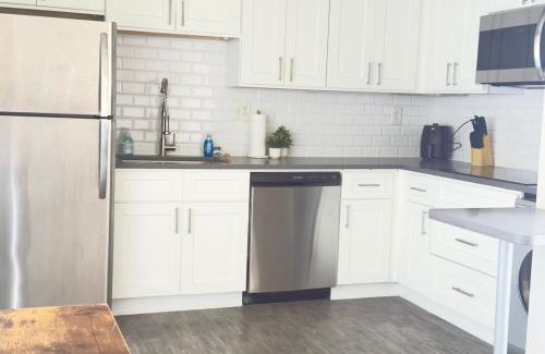 Central Business District Apartment | Scenic Serenity, dtown, gym, free parking