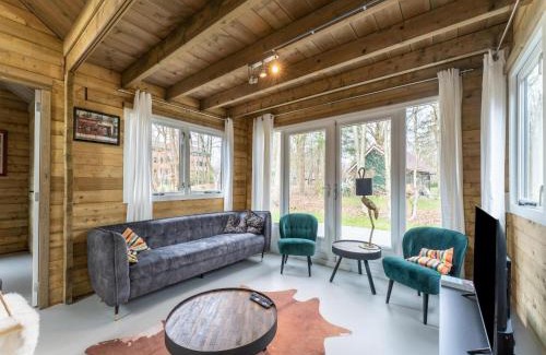 Zon en Schild House | Scilla