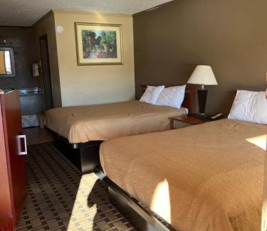 Hurricane Mills Hotel | Scottis inns
