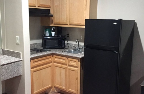 Barker Hotel | Scottish Inn & Suites