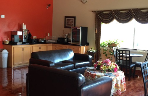 Barker Hotel | Scottish Inn & Suites