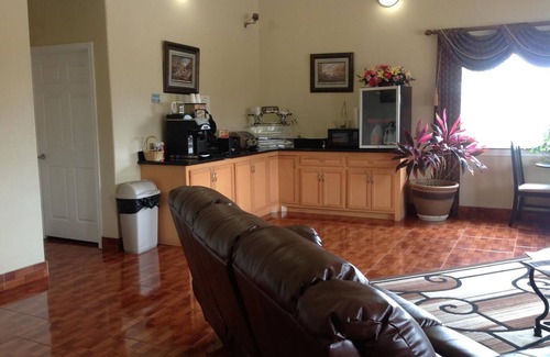 Barker Hotel | Scottish Inn & Suites