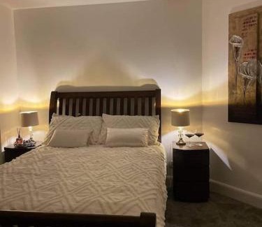 Perth Apartment | Scottish stunning home stay with free parking and pet friendly