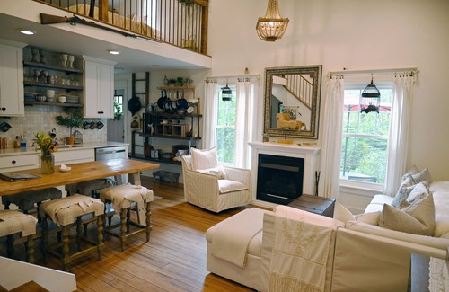 Caroline Apartment | Scottland Yard Farm -Queen's Quarters