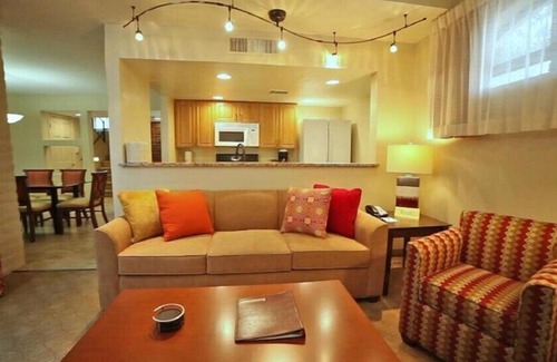 Arcadia Condo | Scottsdale Camelback Resort Elegant 3BR Condo with Outdoor Pool