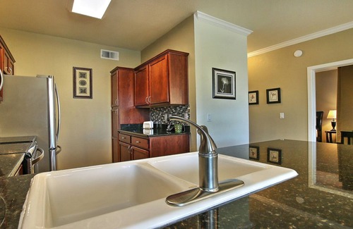 Paradise Valley Village Condo | Scottsdale Condo ,Ground Floor, Fast Wi-Fi, King Bed, Hot tub/Pools, Gated