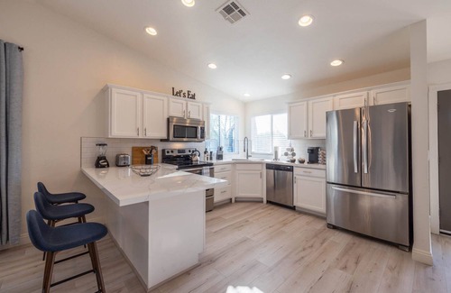 Casa Rica House | Scottsdale's Finest: Sun, Swing & Gourmet Eats!