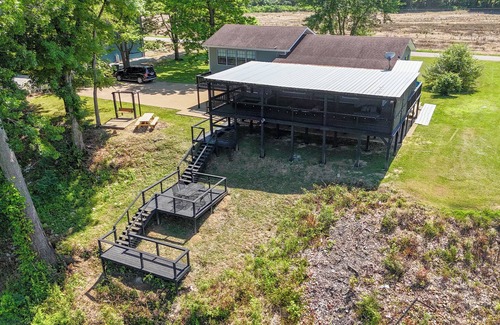 Counce House | Screened Patio on Pickwick River- Boat & RV Parking, Fishing Pier- Dogs allowedn