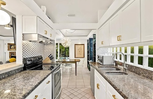 Naples Park House | Screened Pool Paradise – Just Minutes from Beach