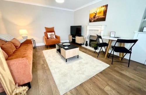Nairn Apartment | Sea Breeze Cottage short walk to the beach, Nairn