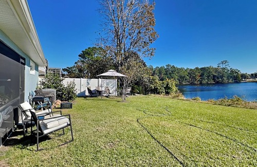 Palm Harbor Cottage | Sea Breeze Lake Villa Unit B