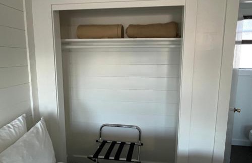 Rockaway Beach Hotel | Sea Breeze Motel