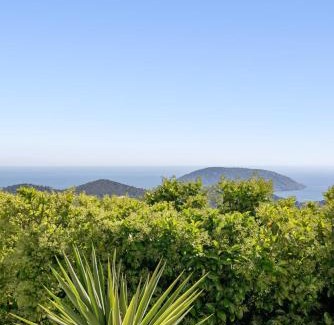 Saronida House | Sea Breeze Retreat with Private Pool