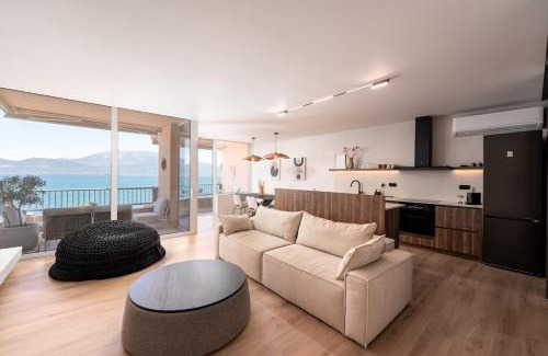 Gefira Mpania Apartment | Sea Flow - Luxury seafront Penthouse at Psani Beach