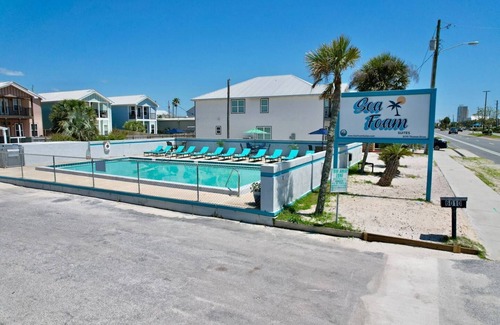 Crescent Beach Apartment | Sea Foam Mini Suite – Open Thunder Beach W-kend
