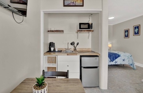 Crescent Beach Apartment | Sea Foams Mini Suite | Play in the Sand, not snow!