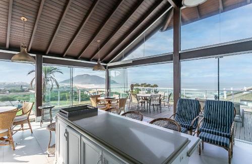 Santinho Apartment | SEA Front Penthouse | WI-FI 600mb | Pool #CSA03