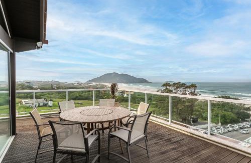 Santinho Apartment | SEA Front Penthouse | WI-FI 600mb | Pool #CSA03