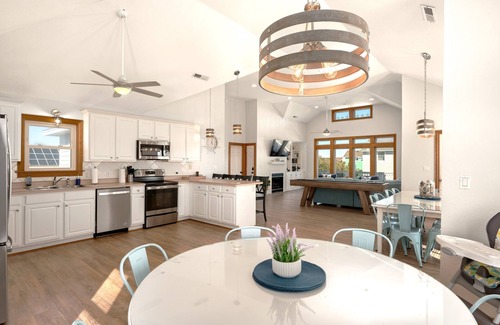 Ocean Sands House | Sea Haven- Heated Salt Water Pool, Sleeps 16, Dogs OK! 500ft to beach, Hot Tub