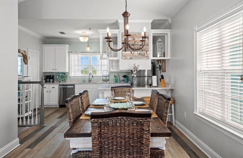 Lullwater Beach House | Sea-Jay: Bch Home, 150FT 2 Bch, Comm Pool, Bch Gear, FREE Activities, + More!