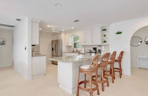 Yacht Club House | Sea La Vie - Cape Coral