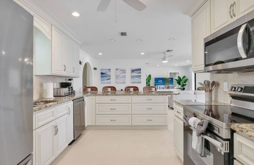 Yacht Club House | Sea La Vie - Cape Coral