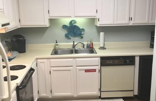 Gulf Shores Condo | Sea Oats Sun and Fun Condo/Free Wi-Fi/Gulf Shores