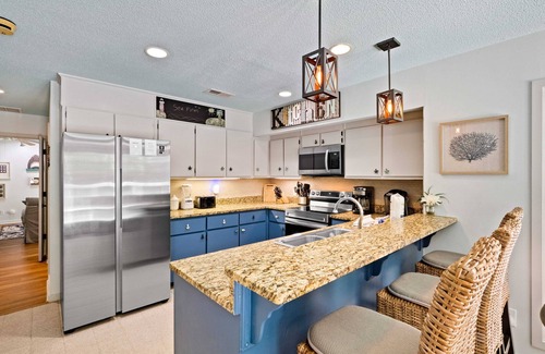 Oceanside House | Sea Pines Cottage 2 min walk to Beach! 5th Row. Pool, Hot Tub, Kids Room!