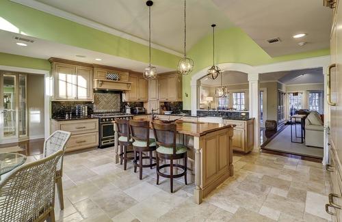 Heritage Woods House | Sea Pines home overlooking the Harbour Town golf course, surrounded by lagoon