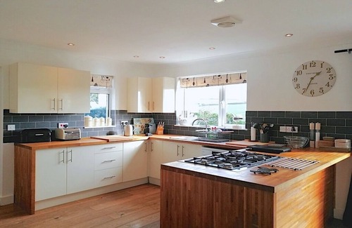 Thurlestone House | Sea Reach, Thurlestone in South Devon, sleeps 8, sea views and beaches close by