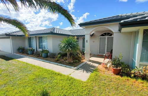 Lancelin House | Sea-renity Now -Welcome to your home away from home!