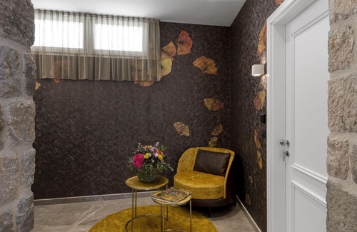 Pile House | Sea Rocks Residence