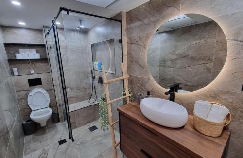 Ashkelon Apartment | Sea Suites - סוויטות מהממות עם מרפסת ליד המרינה באשקלון