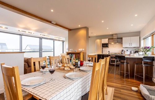 Rhosneigr House | Sea Sway : Modern 4‑Bed Townhouse with Sea Views in Rhosneigr | Managed by Anglesey Holiday Lettings