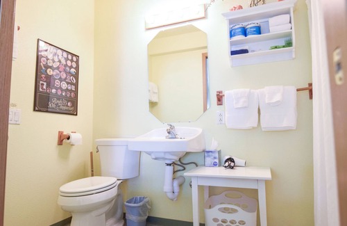 Seward House | Sea Treasures Inn