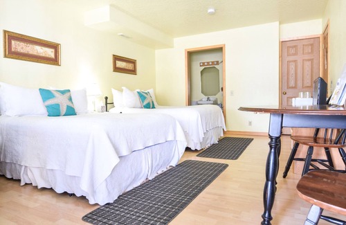 Seward House | Sea Treasures Inn