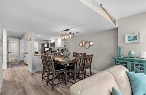 Fort Walton Beach House | Sea Turtle House-On beach-3BR 3.5 Bath Sleeps 12 SUP Kayaks Family Friendly