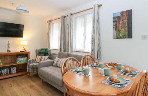 Irstead House | Sea Urchin