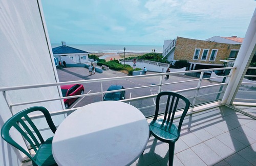 Bourgenay Apartment | Sea view apartment! Boisvinet Beach
