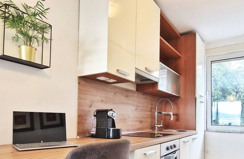 Rijeka Apartment | Sea view apartment with free parking