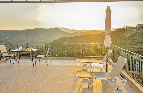 Milia House | Sea view between the richness of the Cretan Nature