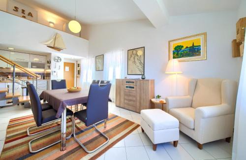 Punat Apartment | Sea & Wine Apartment with Terrace & Scenic Sea View, Punat