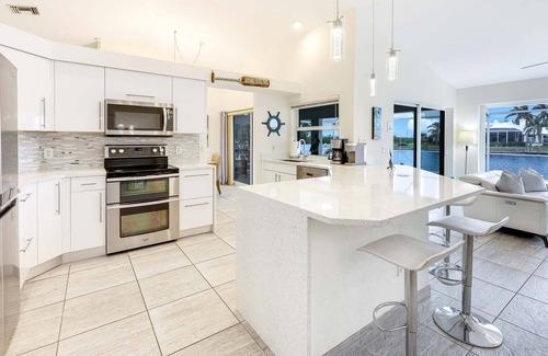 Trafalgar Villa | SEABIM Villa TERAMARO - prime location* wifi* seabim.com