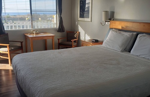Fort Bragg Cabin | Seabird Lodge